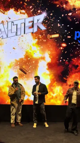 Jonathan Cohen à l’avant-première de McWalter avec @Yvick aka Mister V aka SeaWolf 💥🍿 Le 12 septembre sur @Prime Video France #mcwalter #misterv #onregardequoi 