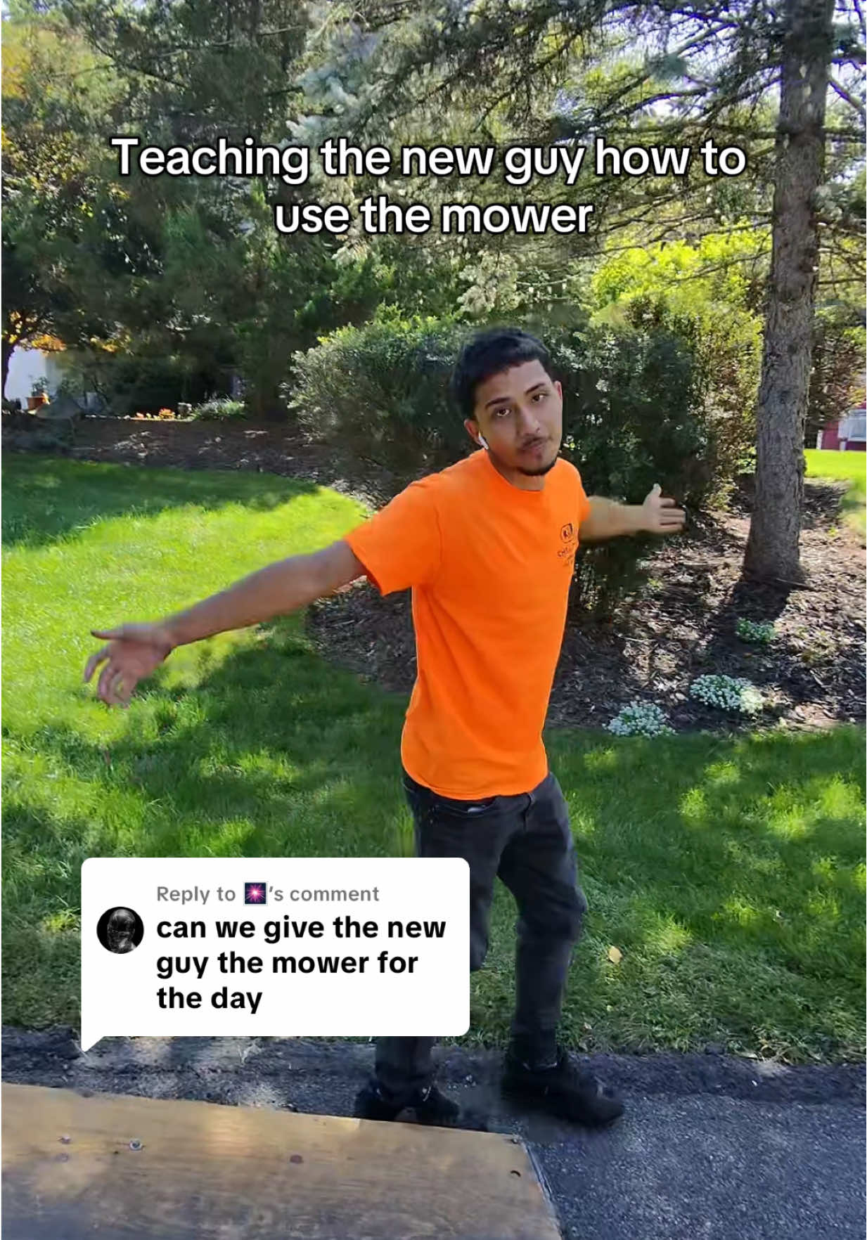 Replying to @🎆 teaching the new guy how to mow a lawn with a stand on mower #chillinos #fyp #lawncare #lawntok 
