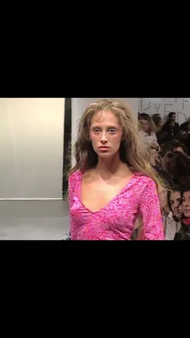#ColettePechekhonova For #DianeVonFurstenberg 2001 SS|| #catwalk #SuperModel #fashiontiktok 