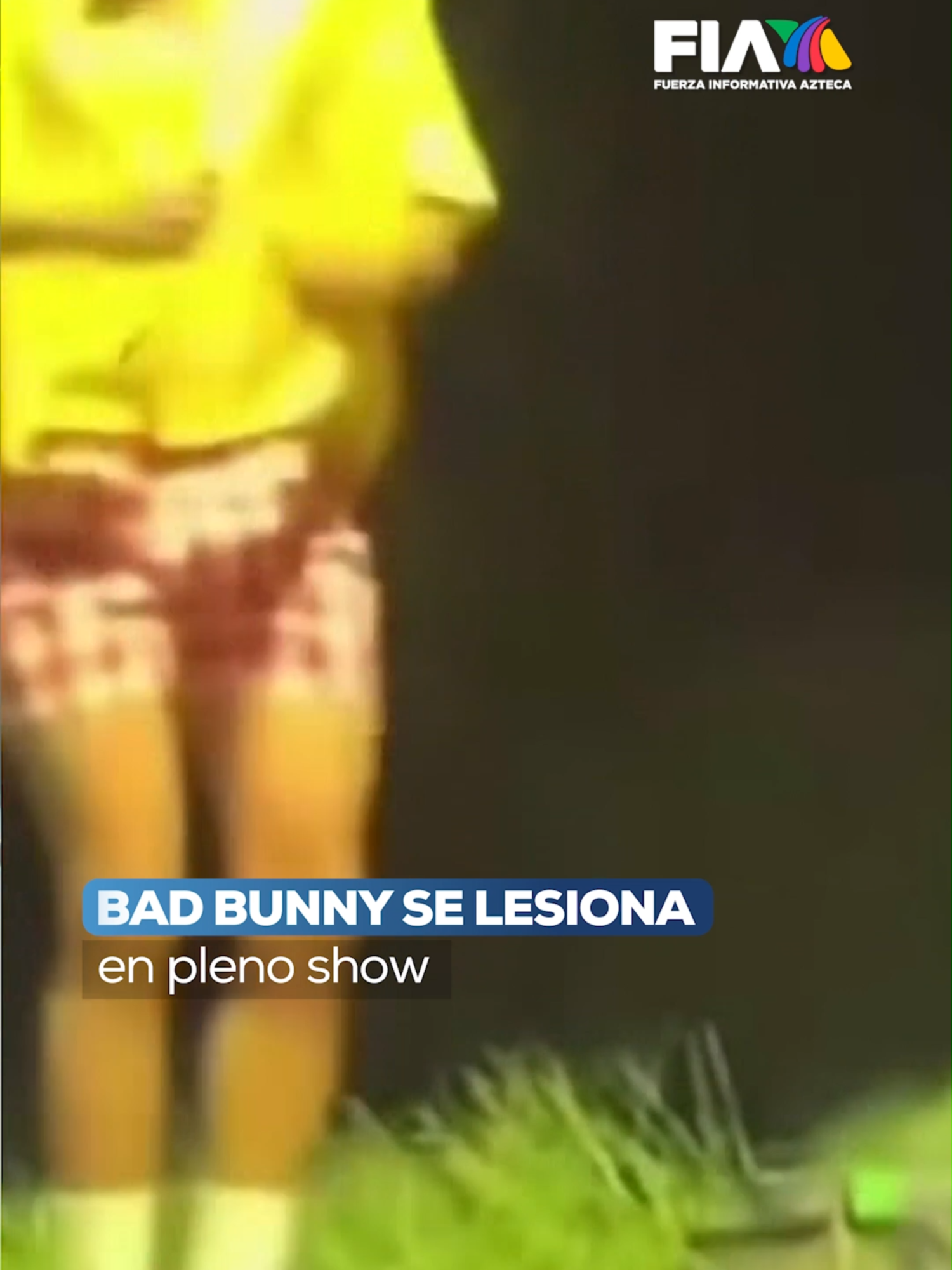 🎤🐰 El Conejo Malo… no sabe saltar Bad Bunny se lastimó la rodilla durante uno de sus conciertos en Puerto Rico 🎶 💥 A pesar del dolor, regresó al escenario tras una breve pausa médica y terminó el show. El público lo ovacionó por no dejar el concierto. La información en #HechosMeridiano #AztecaNoticias #BadBunny #PuertoRico #ConejoMalo #Concierto
