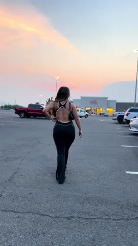 My new fave jumpsuit 🤩 #fyp #paratiiii #tiktokshop #jumpsuit 