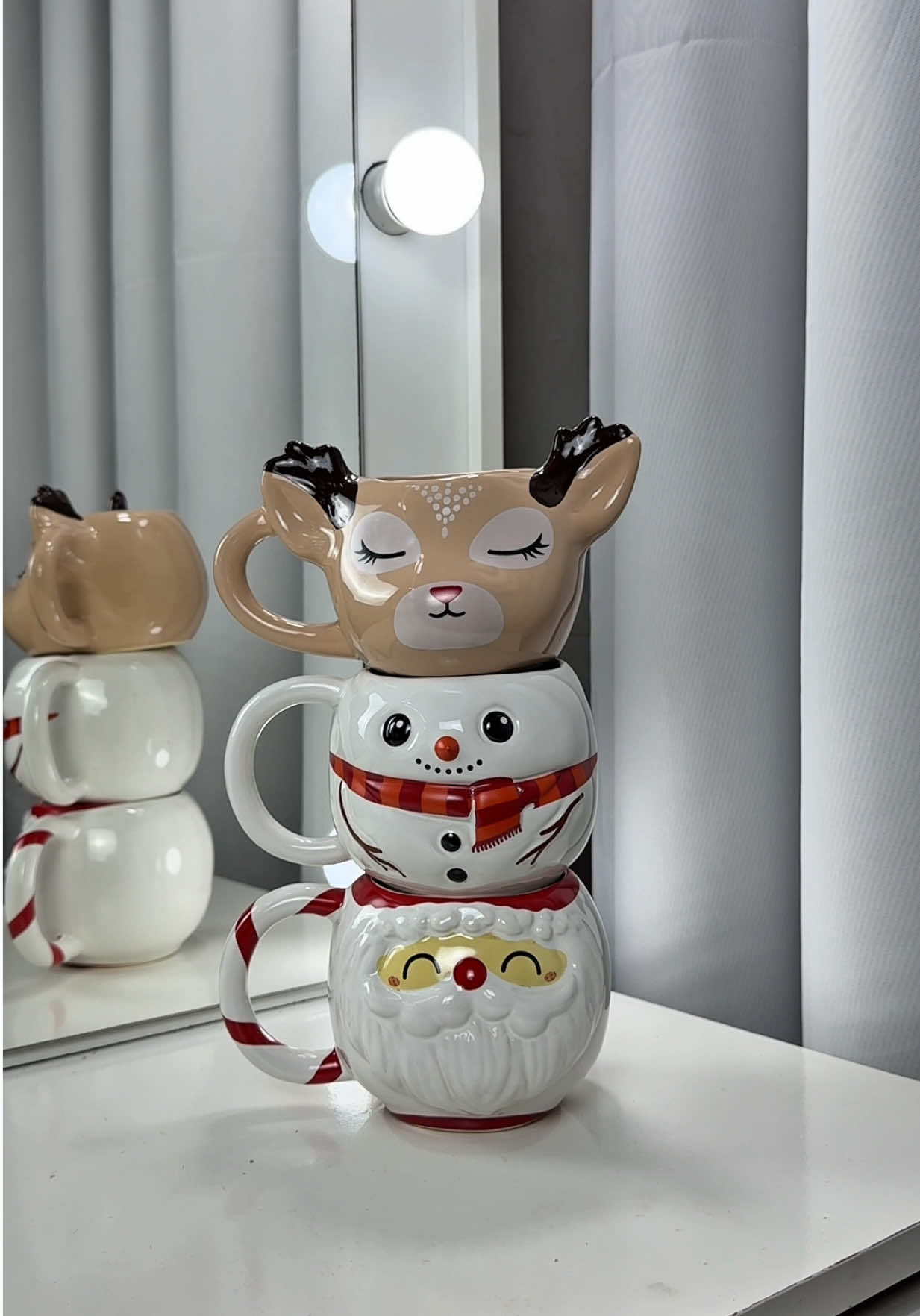 trio de canecas perfeito pro seu natal ✨🦌☃️🎅🏼 aproveita pra já comprar as 3 com os cupons que vão ser liberados às 20h! comenta que te envio os links 🫶 #natal #natal2025 #natalforadeepoca #achadinhosshopee #achadinhosdenatal 