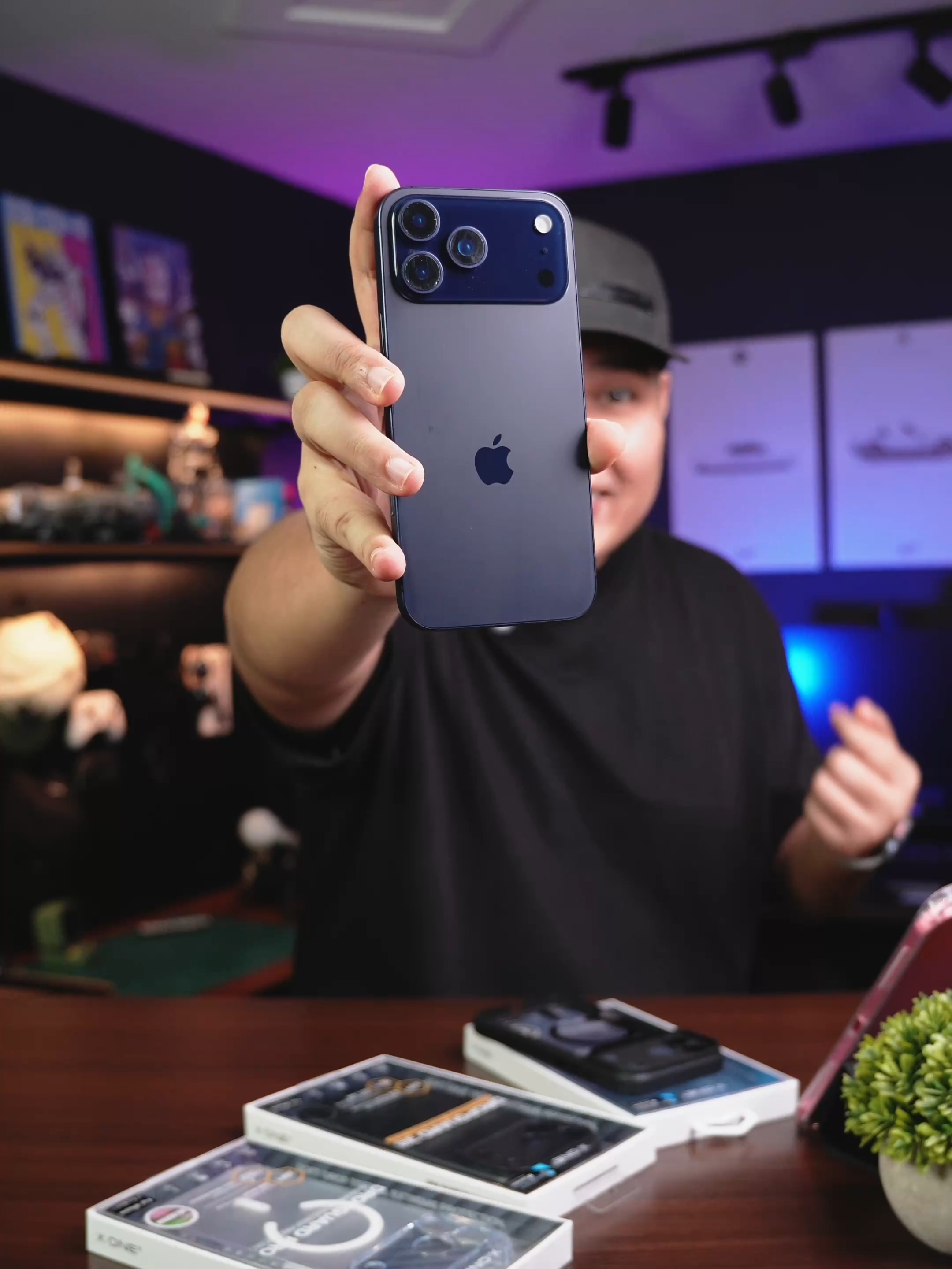 Rasmi iPhone 17! Dari segi design ok tak tu?  Paling terbaik @xoneasiaofficial dah siap keluar casing untuk line iPhone 17. Dan korang dah boleh ready siap2 casing untuk iPhone korang nanti tau! Casing mana jadi pilihan korang? Komen sikit. #iphone17 #xone #casingiphone17 #appleevent25