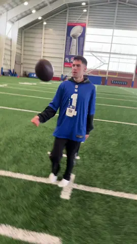 Suiting up for week 2 😂🏈🔥 ( @New York Giants ) #ian #ianfreestyle #trend #viral #fyp 