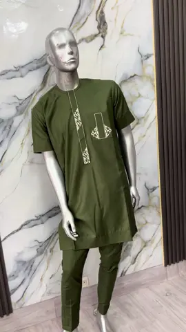 Disponible au 76893978