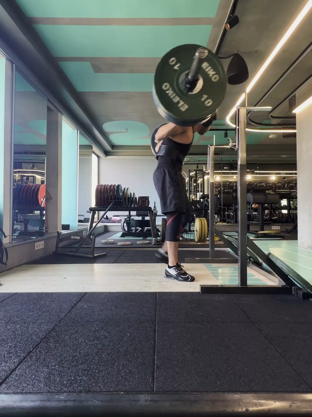Note to self use the safeties next time #subtleforeshadowing #fall #bodybuilding #Fitness #gym #GymTok #gymfails #muv