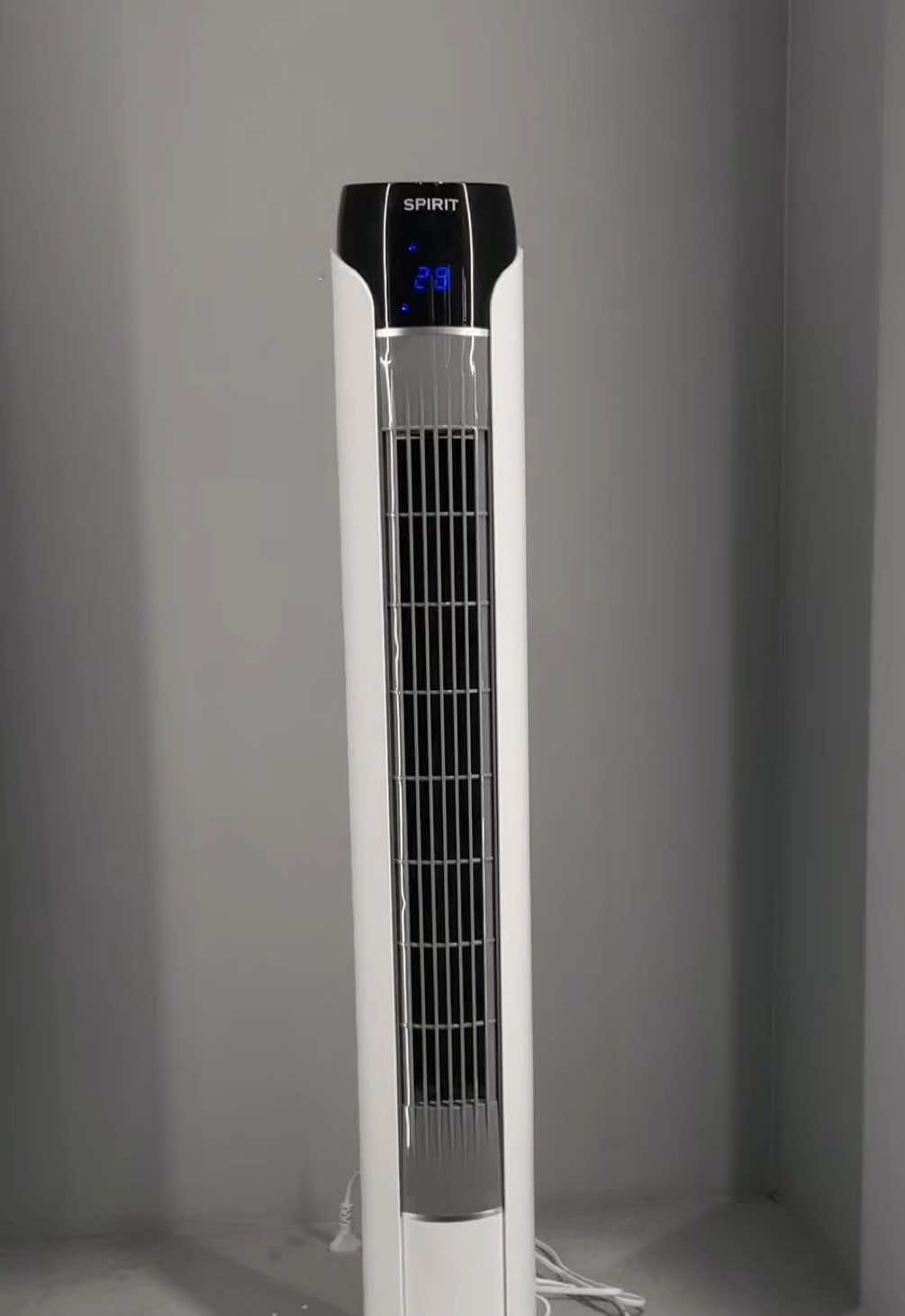 O Torre SPIRIT SKY 90 cm foi criado para acompanhar o seu dia a dia com praticidade e estilo✨ ✔ Controle digital e remoto para ajustar sem sair do lugar ✔ Funções exclusivas como Bom Sono e Vento Natural para noites mais tranquilas ✔ Timer de até 7h30m e 3 velocidades para o conforto que você precisa ✔ Oscilação automática que distribui o vento de forma uniforme Veja mais em www.spirit.com.br #spirit #ventiladorspirit #ventilacao #ventiladordeteto #climatizacao  