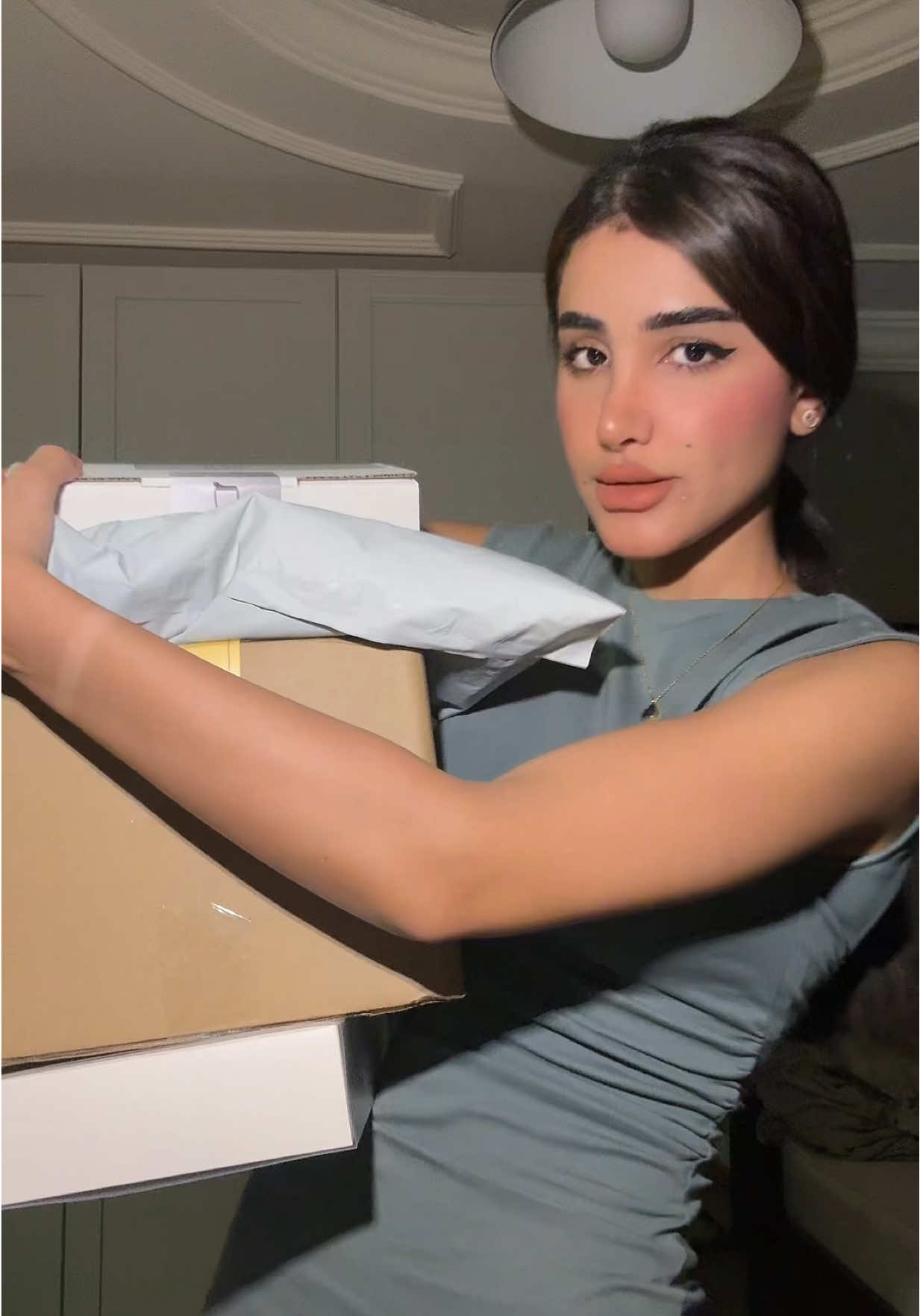 حساباتهم بالترتيب @نيفيلي  @TheTrillionClub  @SEMPRE | سمبري  @AM Line  @jblvck  @Muskhen & More 