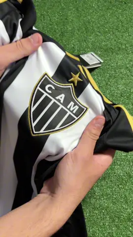 🖤⚪ Manto do Galo 25/26 🔥 Modelo torcedor disponível ⚽. . . . . . . . . . . . . . #fyp #camisadetime #galo #atleticomineiro 