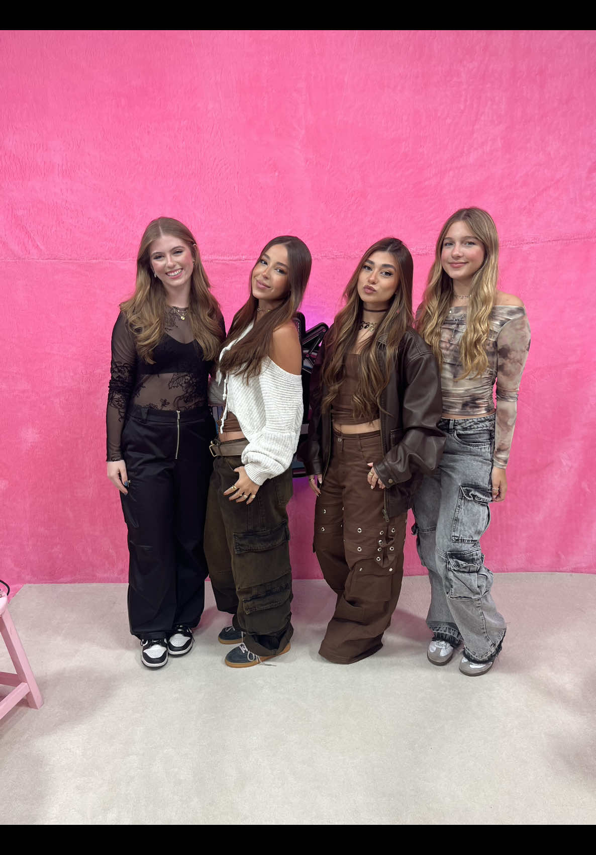 Trend, estilo e boa energia no mesmo episódio, porque SEXTA é dia de Yas Takada + Camila Dal no This is Uz!!!! ✨