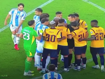 এটা লাল কার্ড কীভাবে হয়  #argentina #messi #nuralam1 #unfrezzmyaccount 