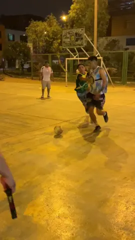 EN LOS HUANCAS 🔥⚽️ #futbol #calleconcalidad #fypシ #futsalskills #regate 
