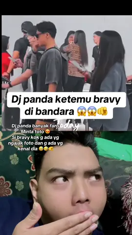 Dj panda ketemu bravy di bandara 😱 dj panda banyak fans nya tapi kok bravy g ada yg ajak foto wkwkwk #djpanda #pandagank #fyp #bravy #erikacarlina 