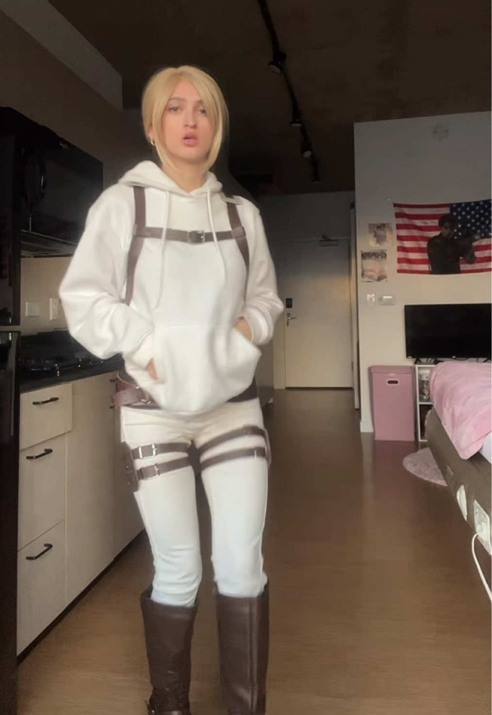first annie tiktok in my apartment #annieleonhart #atackontitan #aot #annieleonhartcosplay 