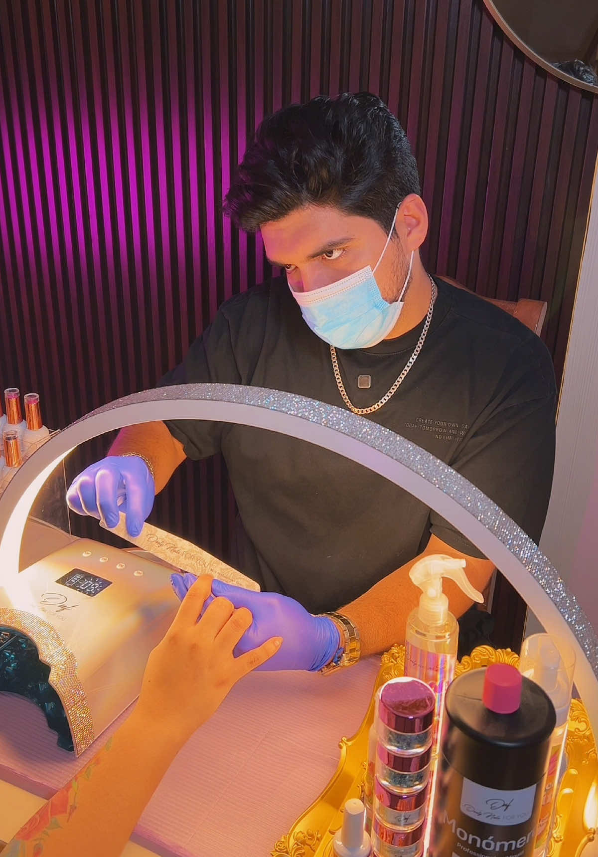 Yo de manicurista 🙃💅🏼 con @Dorty de Muralles tendremos un taller especializado en redes sociales para la industria de la belleza este 5 de octubre 💅📲 (Más info en nuestro Instagram) escríbeme para mandarte toda la info, cupo limitado ✨  HABRÁ REGALOS, SORPRESAS Y KIT DE BIENVENIDA 💖 Con @DortyNatureSpa y @Academia DNF 💖 Aprende con nosotros a crear contenido que realmente te funcione y conecte 🎁 redes sociales para la industria de la belleza en Guatemala.🇬🇹 #manicure #pedicure #spa #belleza #guatemala 