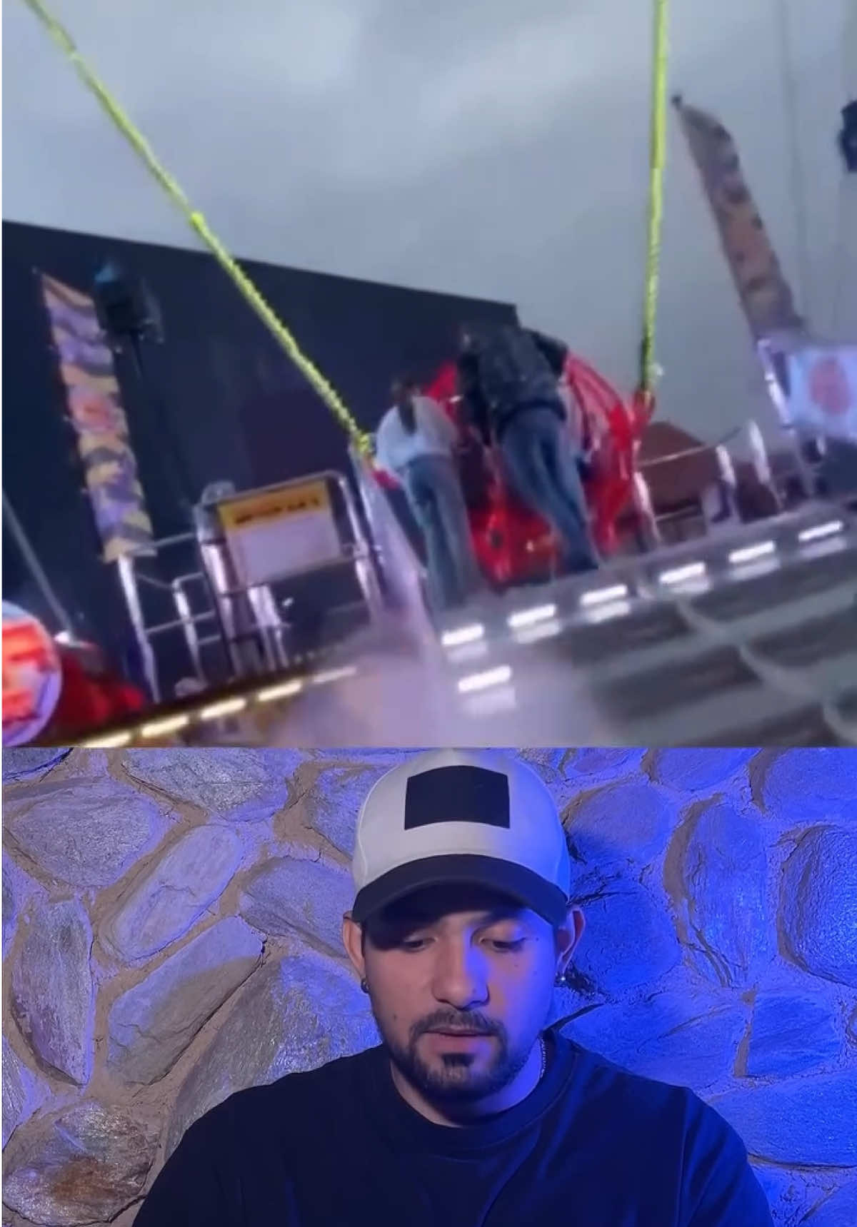 🎡 ¡Un descuido que casi acaba en tragedia! 😨 Una niña estaba a punto de ser lanzada en una atracción extrema, cuando de repente… ¡decide saltar antes! 😳 Y menos mal, porque el operador olvidó ponerle el cinturón y la barra de seguridad. Un segundo más y la historia habría sido muy distinta. ¡Su instinto la salvó! #Reacción #CasiAccidente #ParqueDeDiversiones #phillipconp #IncreíblePeroReal