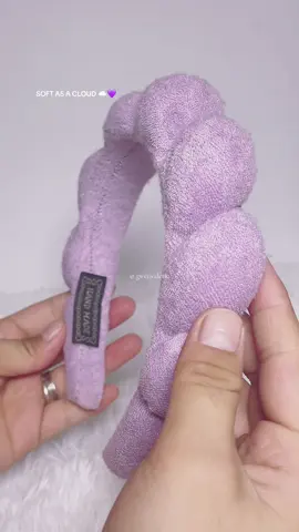 The perfect violet cloud for your skincare routine💗 #headband #cloudheadband #violetheadband #skinroutine #hairaccessories #tiktokfinds #eastethic #fyp #creatorsearchinsights 