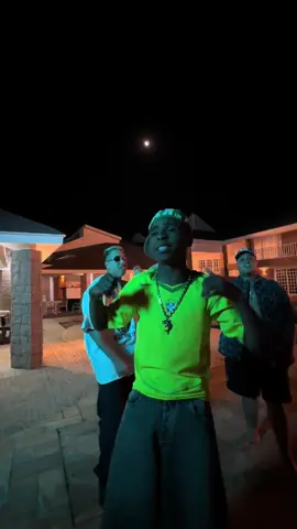 clipe - posso até não te dar flores 