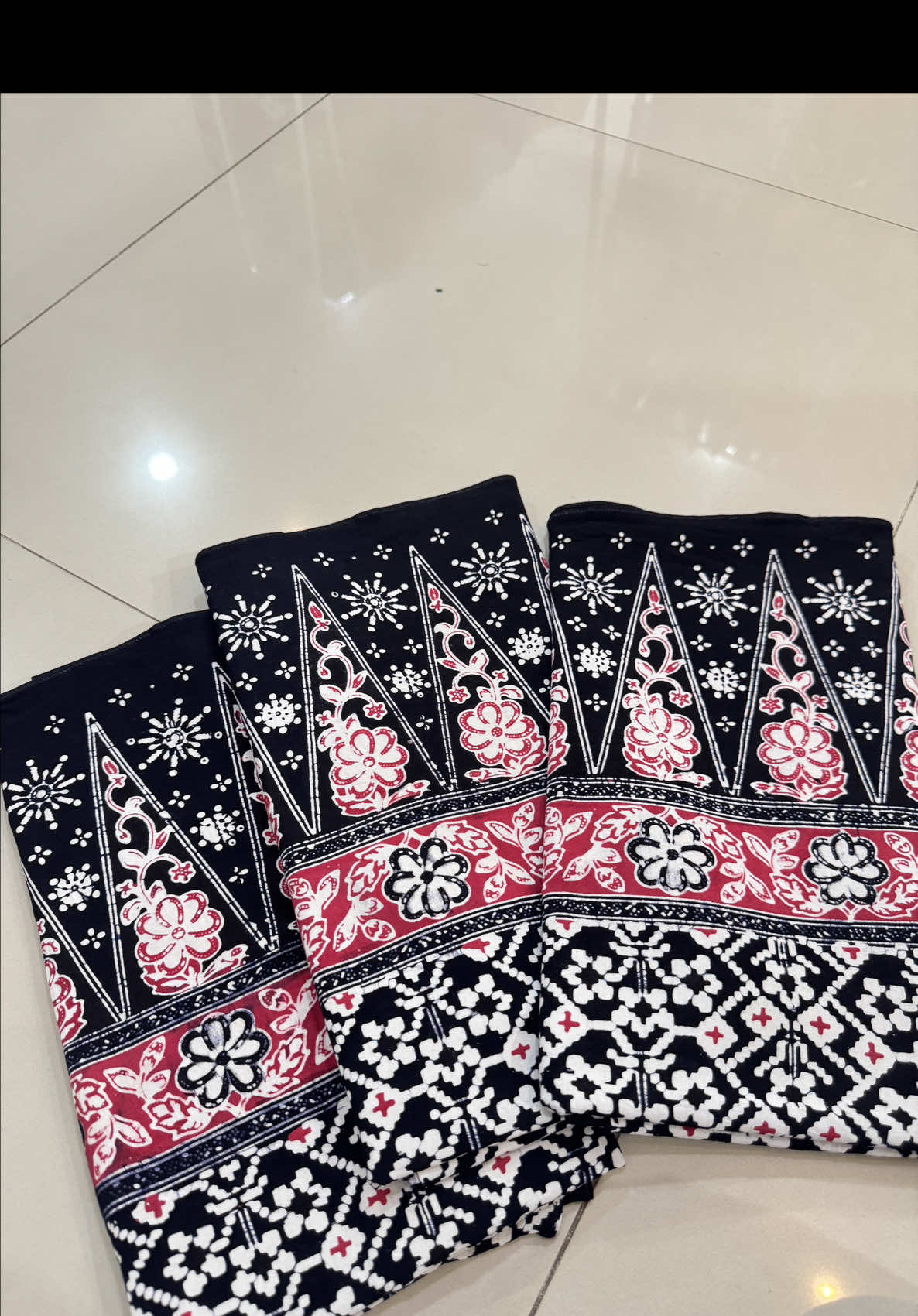 Nandur kacang thukule pari, monggo rencang-rencang ayo dilarisi. Batik Utami, Jalan Gesikan-Sedayu Ngeblak Wijirejo Pandak Bantul Yogyakarta #sampur #selendangtari #iket #udeng #temanggunghits 