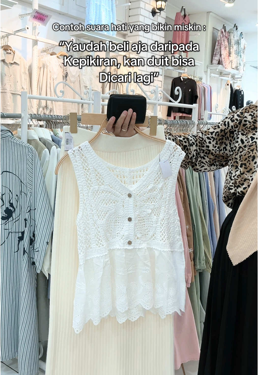 Menurut kalian beli satu apa beli dua-duanya? #konten #planetfashion #outfit #outfitideas #outfitinspiration 