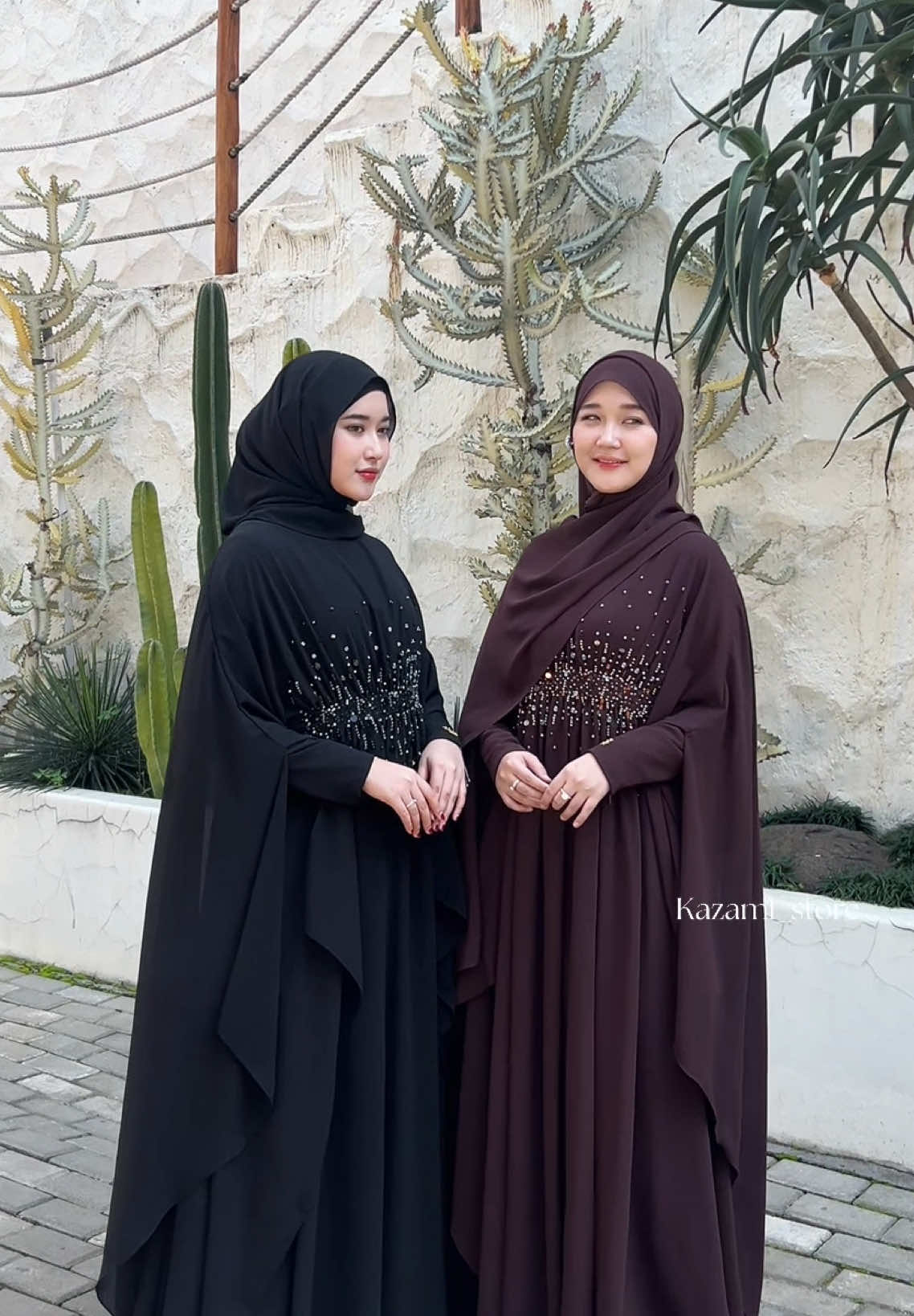 Dark outfit, high standard. Only from Layali Al Qamar✨🤎🖤 #kazamistore #kaylanadira #fyp #layalialqamar #kamilaasyifaa 