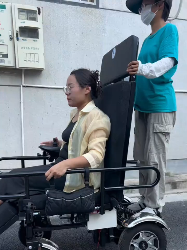 #fivefunctionicubed #wheelchairlife #cna #smartwheelchair #tiktokviral 