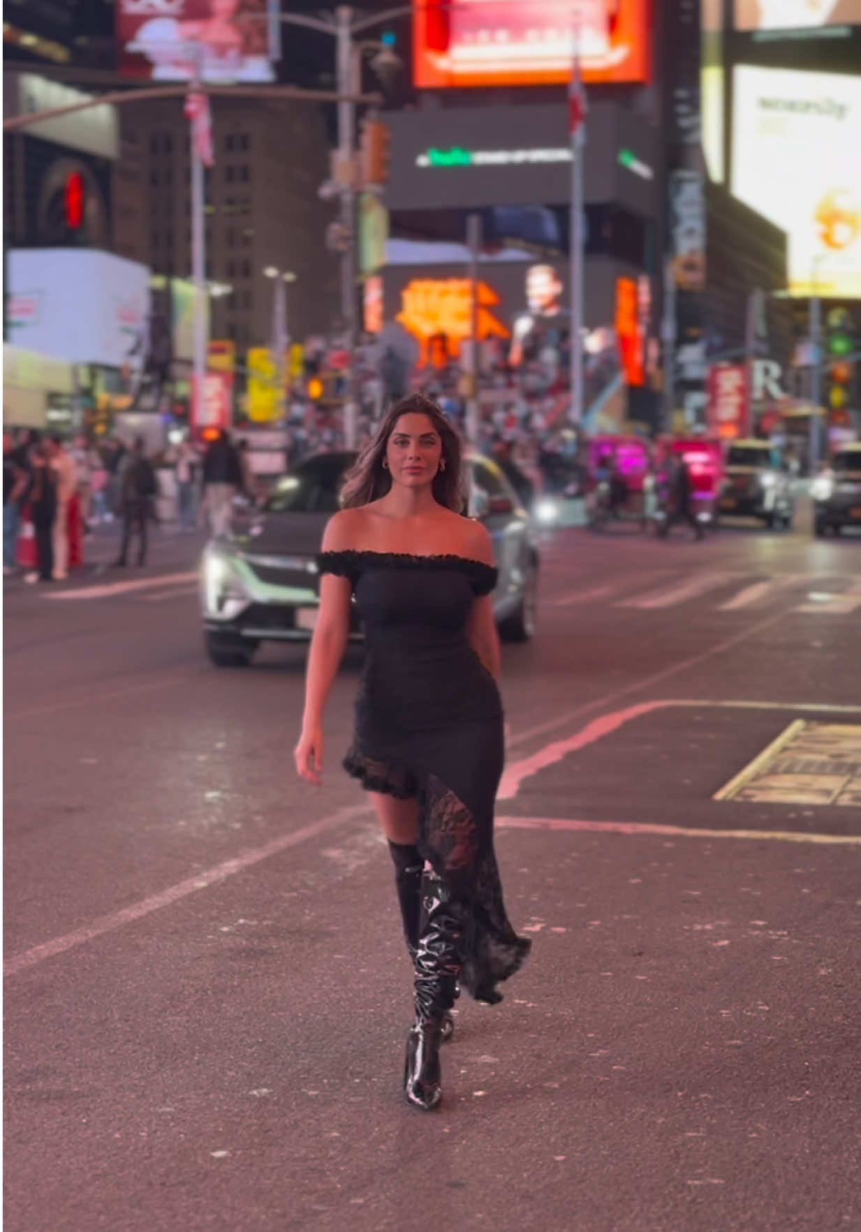 ALE TAKES NEW YORK CITY @Lau styling 🗽IG: alejandratijerina #newyorkcity #nyfashionweek #nyc #manhattan 
