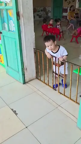 Ai làm em khóc….làm em khóc#thocgaosongsinh #mebimsua #xuhuong #viral 