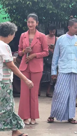 အရက်ချိုအချစ်ခါး // ရွှေစင်ရုပ်လွှာ