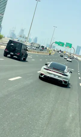 Porsche and G wagon your favorite car #fyp #dubai #explore #viralvideo #foryoupage 