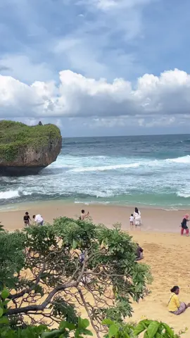 😍🌊 #pantaimesrajogja #pantaigunungkidul #wisatagunungkidul #wisatajogja #explore 