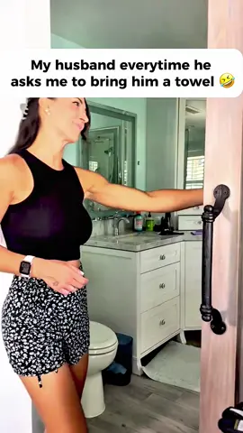 My husband everytime he asks me to bring him a towel 🤣🤣🤣#funny #funnyvideo #viral #prank #scared #scareprank #scaream #videoprank #scare #fyp #haha #foryou #funnytiktok #fypシ #husband #towel 