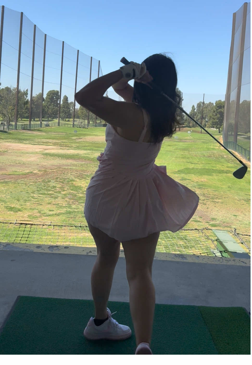 Practice today ⛳️😌 #golfergirl #golfing #paratiiii #lavida 