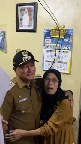 saya mendampingi Bapak Andi Gani Nena Wea, S.H., M.H meninjau langsung beberapa titik rumah tidak layak huni di Kuningan. Setiap rumah yang kami datangi menyimpan cerita dan harapan besar agar bisa kembali layak ditempati dengan lebih nyaman dan sehat. Dari pertemuan ini, kami semakin memahami betapa pentingnya kolaborasi untuk mempercepat perbaikan rumah warga yang masih jauh dari kata layak. InsyaAllah langkah nyata ini jadi penguat komitmen kita semua dalam menghadirkan kesejahteraan yang lebih merata. #kuninganmelesat #kuningan #dirahmati #dianrachmatyanuar #dry