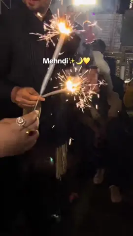 Finally the most awaited moment mehndi 🫶💫#foryou #100kviews #couple #couplegoals #CapCut @️ Julιετ👑 