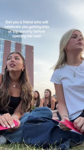 I ❤️ @natalia #sistersss 