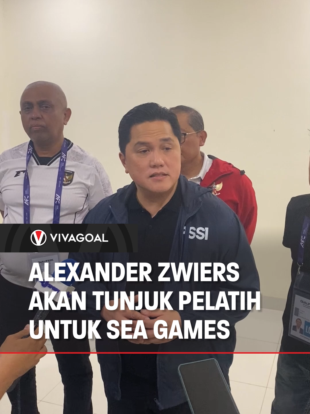 Ketua Umum PSSI, Erick Thohir akan melakukan evaluasi bersama direktur teknik PSSI & BTN guna mencari pelatih untuk Sea Games 2025. Kira-kira siapa yang layak nakhodai Timnas Indonesia di Sea Games, Vivamania?🤔 #TimnasIndonesia #vivagoal #pssi #timnas