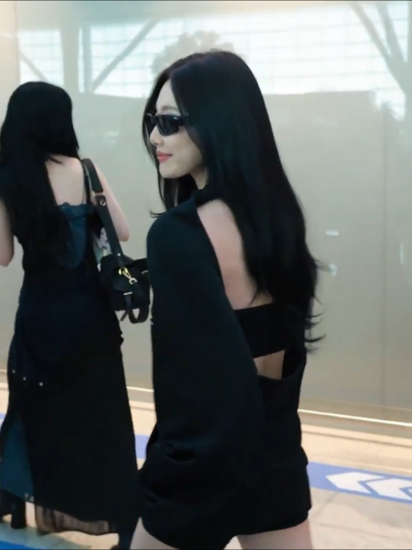 THIS OUTFIT OMGGGGG 🧎‍♀️ #ningning #닝닝 #ningtok #aespa 