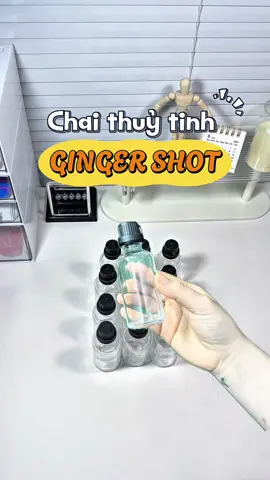 Đựng ginger shot vô chai thuỷ tinh vừa an toàn vừa tiện lợi nè. Sáng nào cũng 1 chai 50ml sáng da, kháng viêm, giảm mụn nè 🥰 #chaithuytinh #gingershot #chamsoccothe #thuytinh #viral 