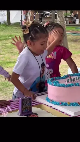 Cake fight with my sister  #trendzone1717 #cakefight  #birthday 