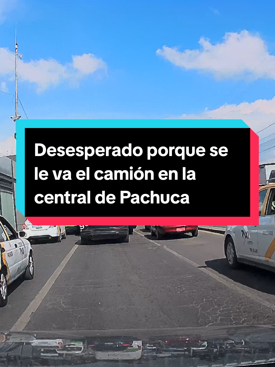 🚦 Central de autobuses + tráfico pesado = prueba máxima de paciencia. Pero siempre aparece el conductor iluminado 🤯 que cree que con su clásico “posillo tuneado” va a romper las leyes de la física… Rebasa “a lo crack” y se mete como si la calle fuera solo para él. 🙄 ¿Se han topado con alguien así últimamente? 👀 #GeniosAlVolante #Chimpansimios #TráficoPachuca #ModoImprudente 