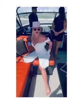 Minnie Mouse’s cupcakes 🎂 surreal 🌷🌷