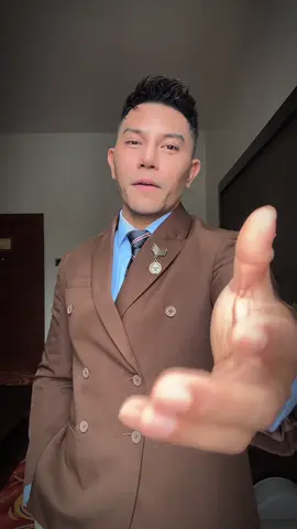 Permisi orang paling setia mau lewat 😂