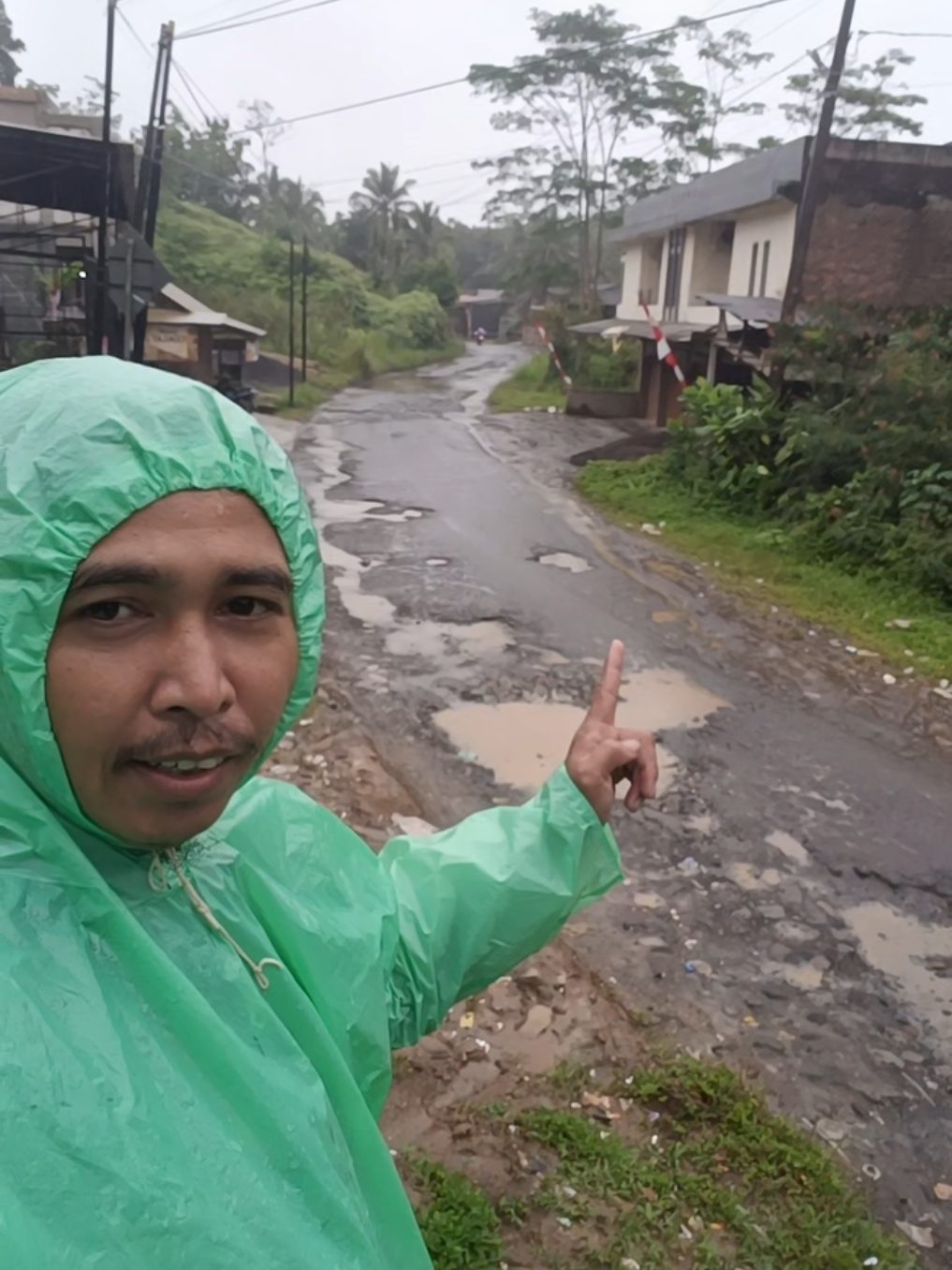 piraku ari kudu ka pak dedi mah ieu th wawartos na,!!! pan masih aya panginten bagean nana di kabupaten oge nya???