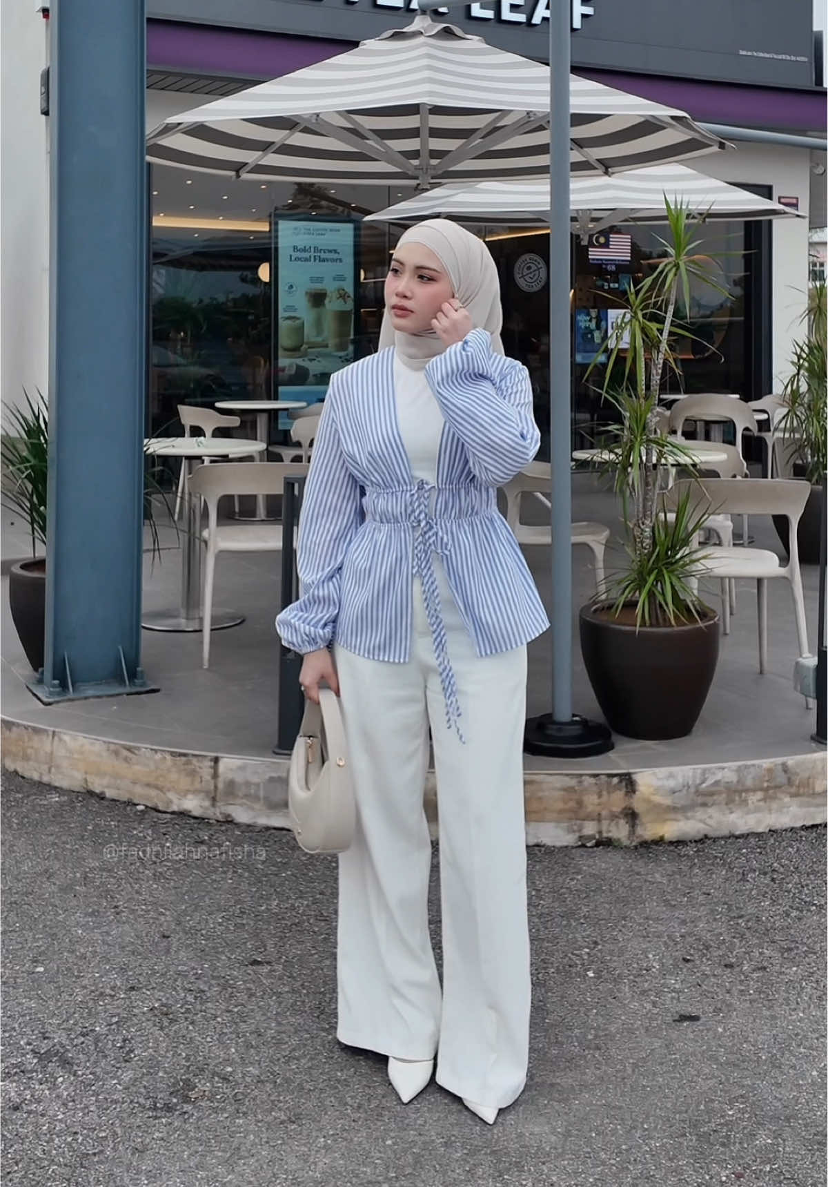 Outfit of the dayy!! #womentops #stripeblouse #OOTD #oufitideas 