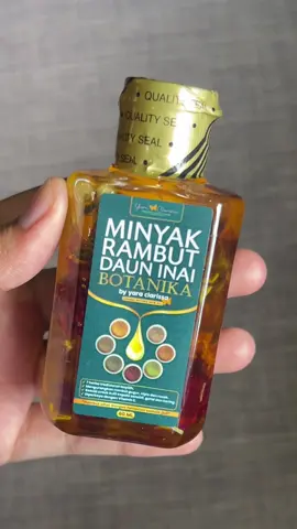 Replying to @Siti Asnita  Minyak Rambut Daun Inai Botanika daripada Yara Clarissa. Minyak ni ade 7 herba tradisional yang dipilih tau! Kaya dengan Vitamin E untuk bagi kelembapan & melindungi rambut drpd kerosakan..  #minyakrambut #minyakrambutviral #minyakherba #rambutkering #fyp