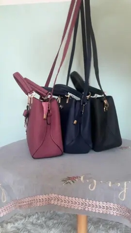 กระเป๋าสะพายข้างสําหรับผู้หญิง สไตส์นี้เท่มาก งานดี ฮิตมากตอนนี้#กระเป๋าสะพาย#กระเป๋าแฟชั่น#กระเป๋าสวยๆ#ใช้ดีบอกต่อ#กระแสมาแรง