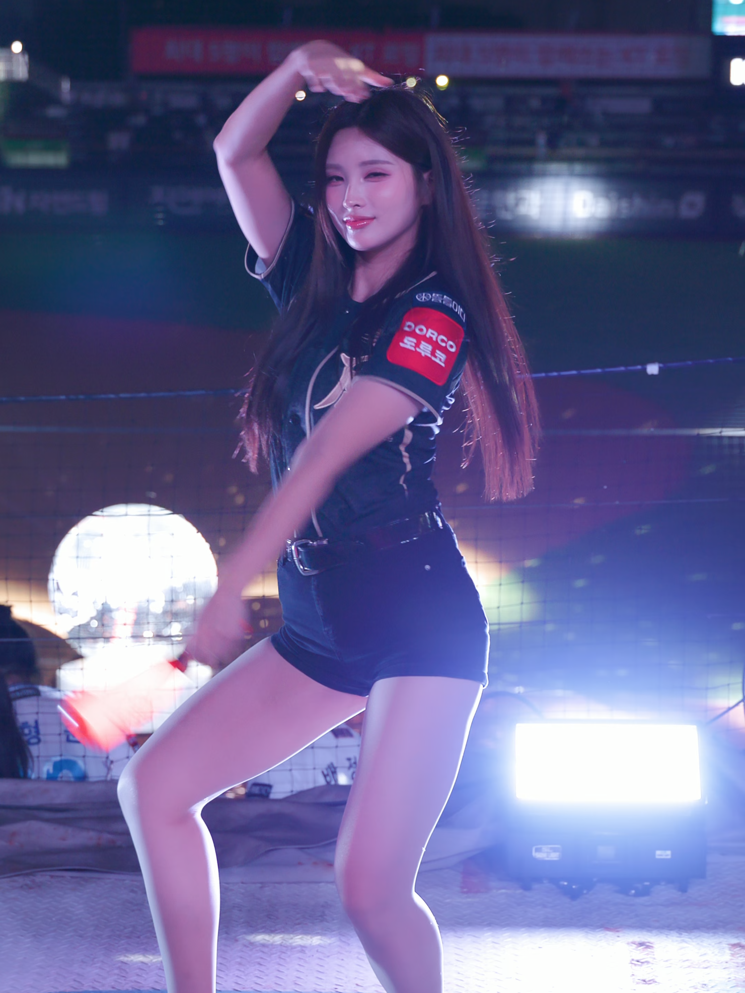 정원공주, 미러볼타임에서 빛난 ‘UP 아웃송’✨ 승리의 순간, 어둠 속에서도 더 빛나는 미소와 힘찬 응원💗 #김정원 #김정원치어리더 #kimjungwon #金貞沅 #정원핑 #정원공주 #KT위즈 #치어리더 #미러볼타임 #up아웃송