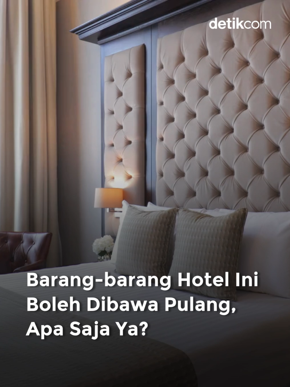 Kamar di hotel berbintang biasanya menyediakan berbagai fasilitas buat kenyamanan traveler. Ternyata, beberapa barang yang disediakan di dalam kamar hotel bisa dibawa pulang, lho. Jangan salah ambil, traveler bisa menanyakan dulu barang apa saja yang boleh dibawa pulang dari kamar hotel dan mana yang tidak. Jika keliru, bisa-bisa berujung denda atau biaya tambahan. 
