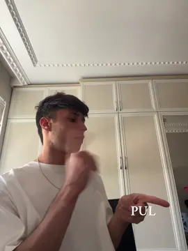 ✋😜🤚